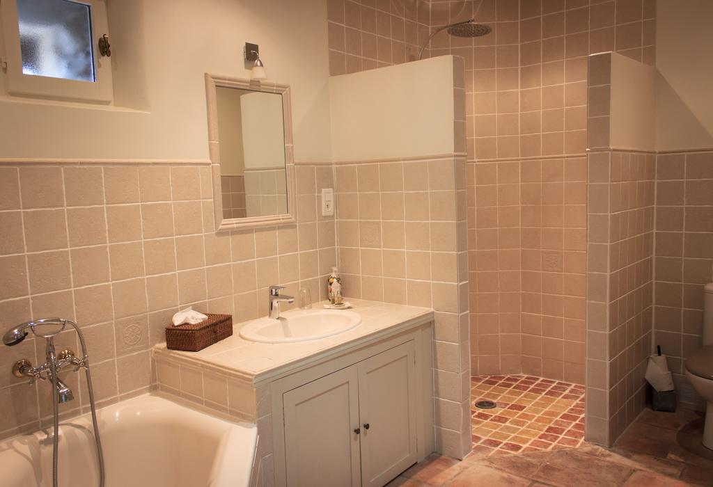 Gite Des Carmes And Spa Le Thor Luaran gambar