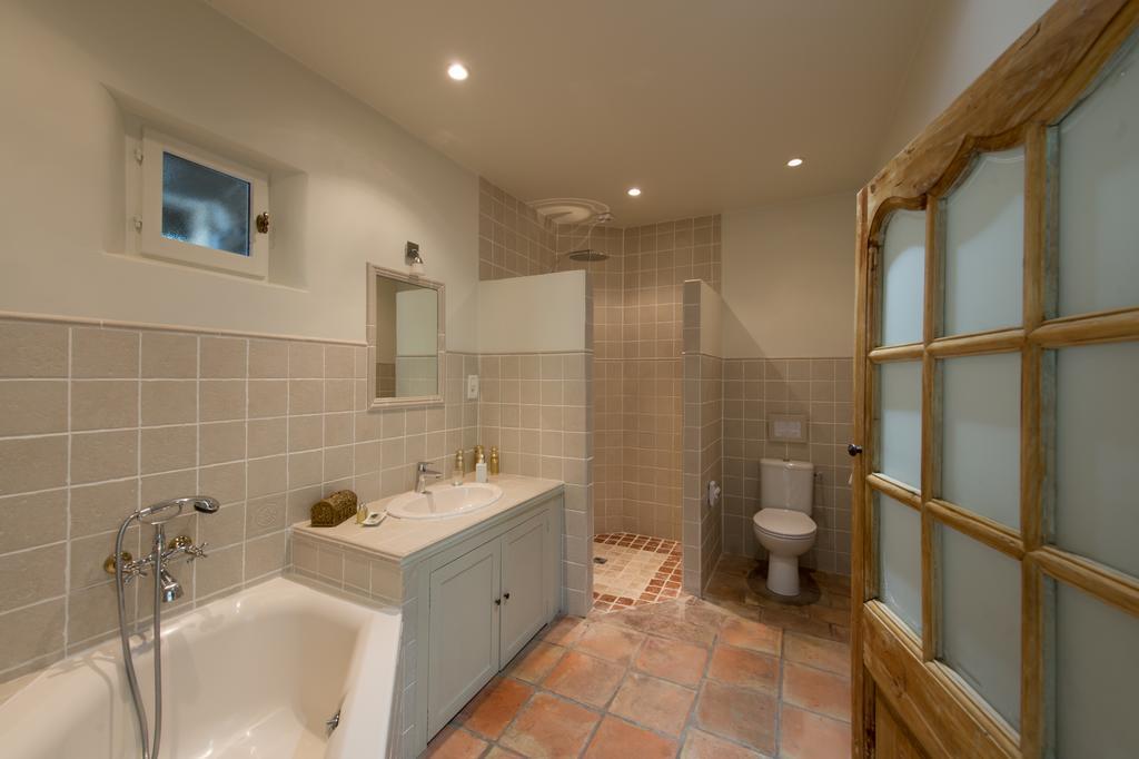 Gite Des Carmes And Spa Le Thor Luaran gambar