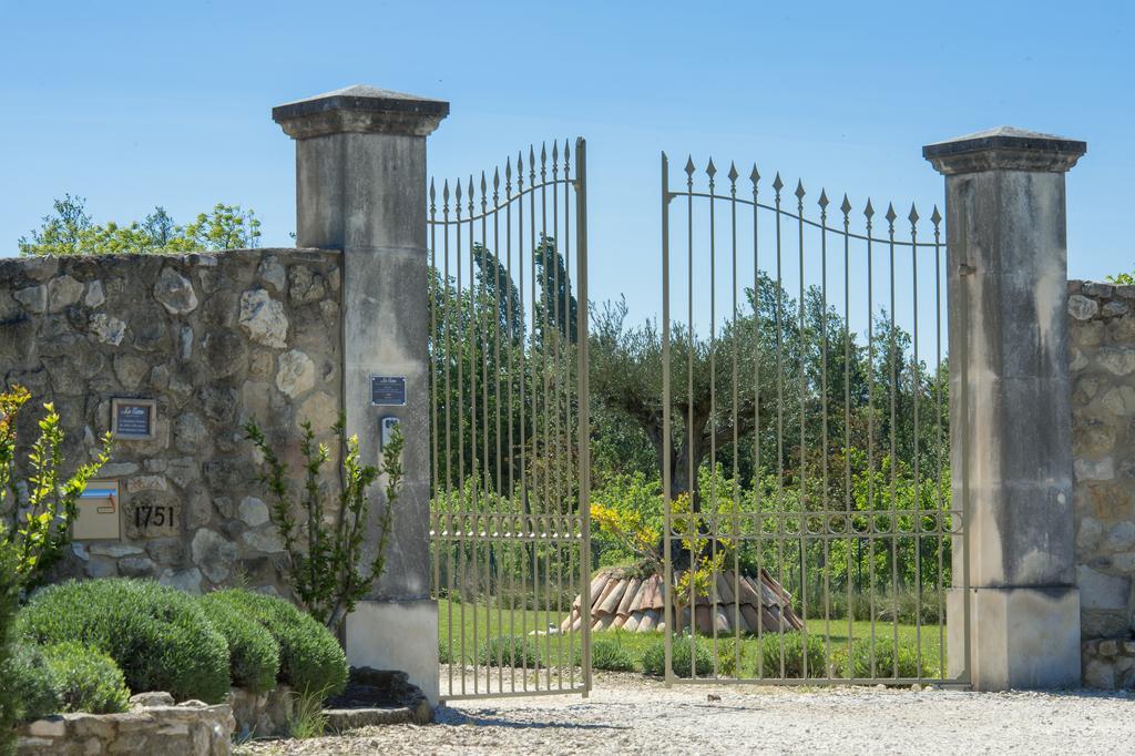 Gite Des Carmes And Spa Le Thor Luaran gambar